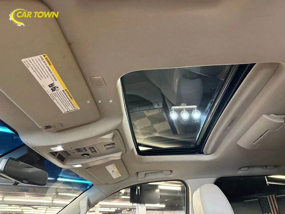 2018 Cadillac Escalade 4th Gen - Image 6 of 10
