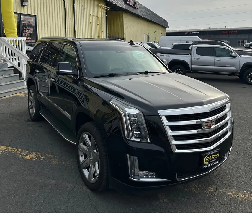 2018 Cadillac Escalade 4th Gen - Image 3 of 10