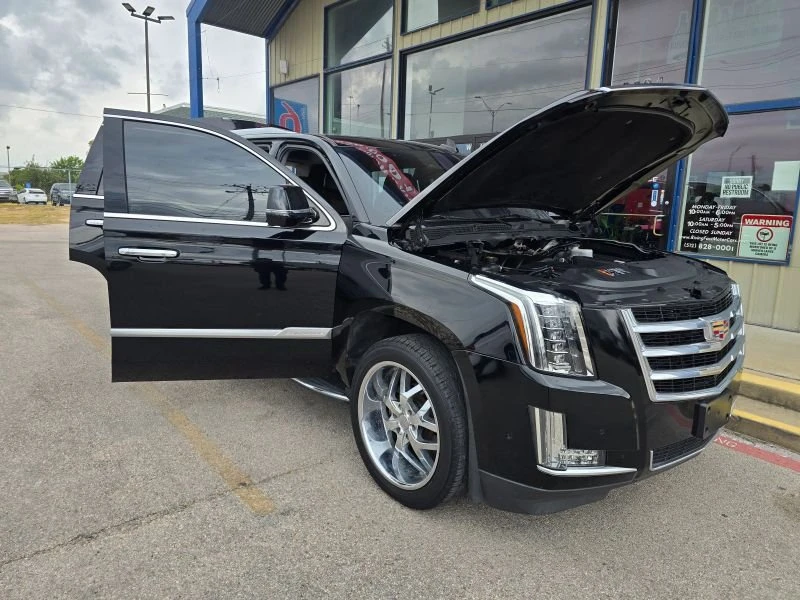 2018 Cadillac Escalade 4th Gen - Image 12 of 18