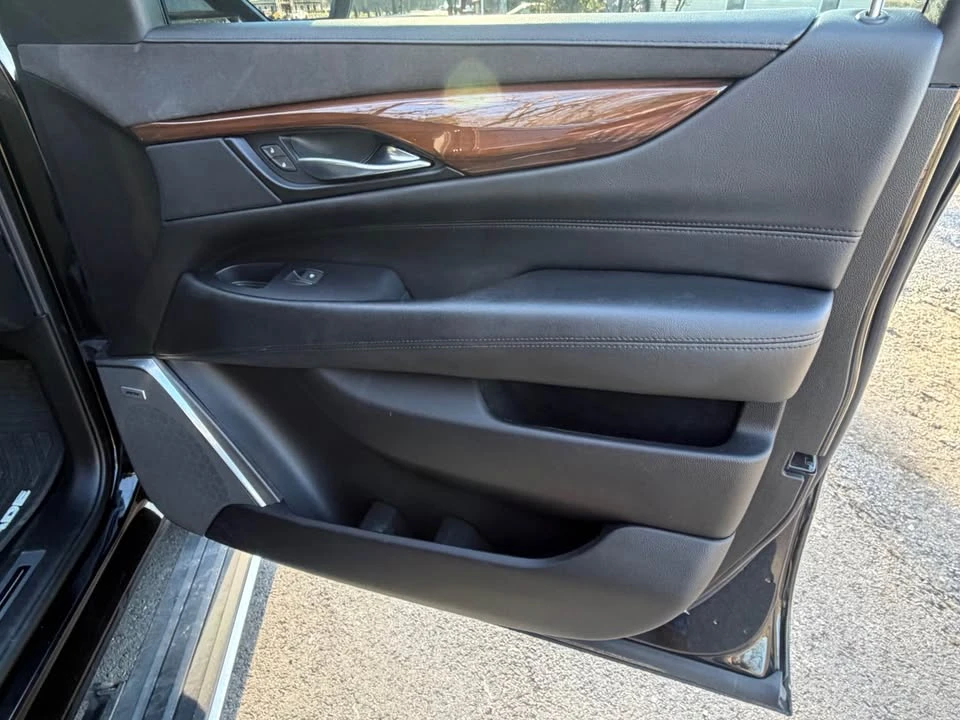 2018 Cadillac Escalade 4th Gen - Image 13 of 18