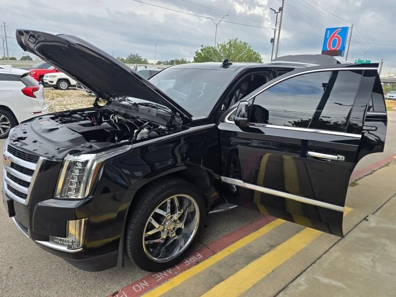2018 Cadillac Escalade 4th Gen - Image 15 of 18