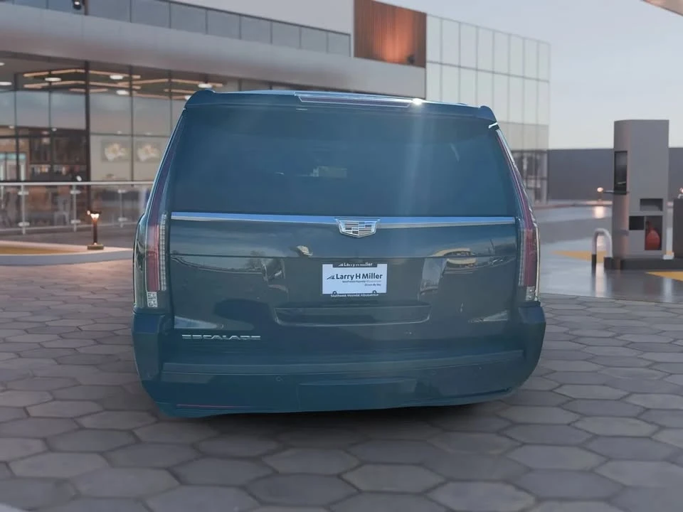 2018 Cadillac Escalade 4th Gen - Image 7 of 15