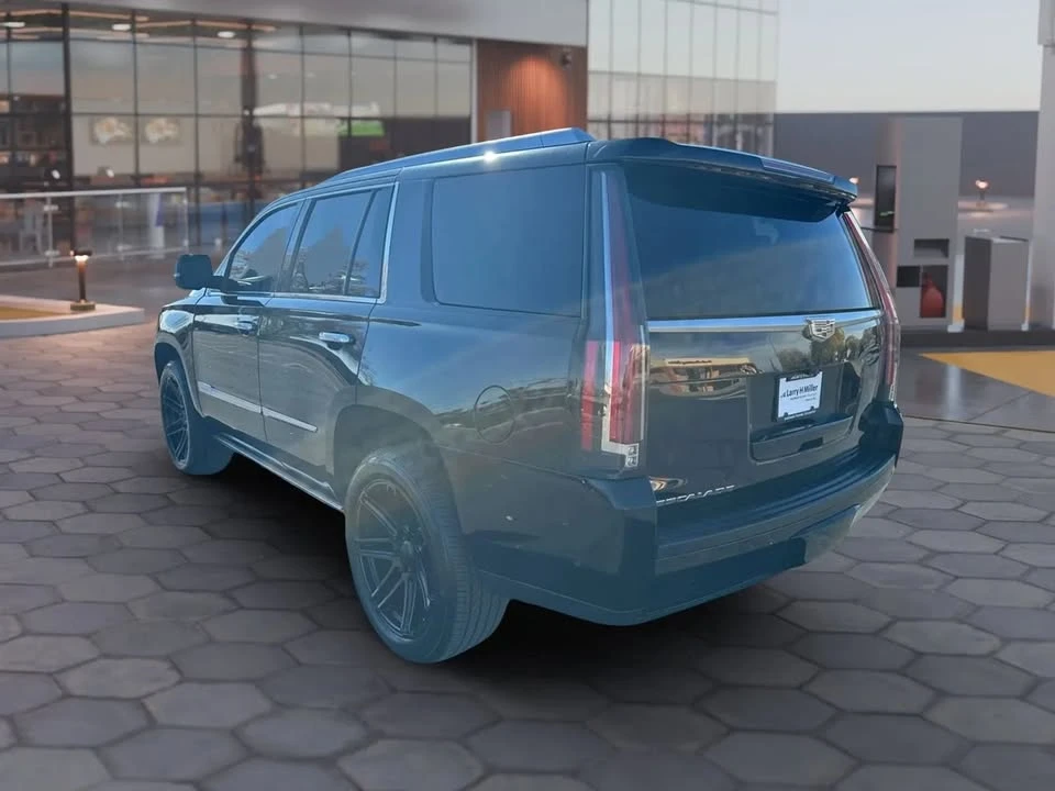 2018 Cadillac Escalade 4th Gen - Image 8 of 15