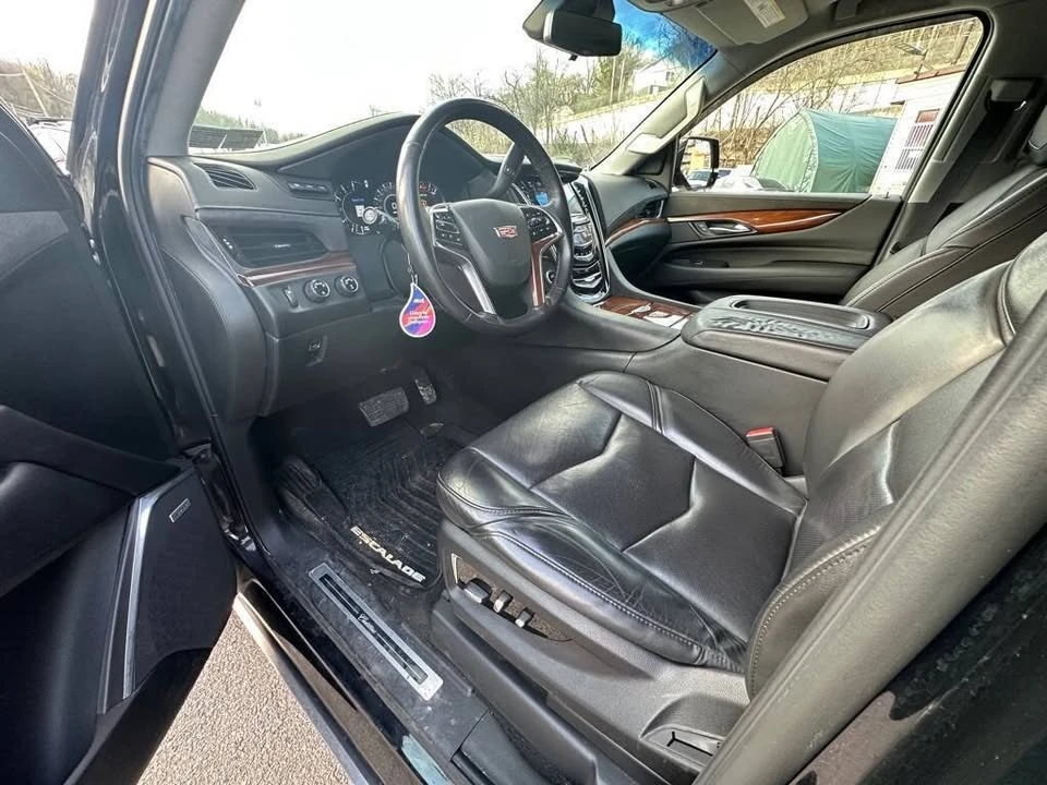 2018 Cadillac Escalade 4th Gen - Image 9 of 16