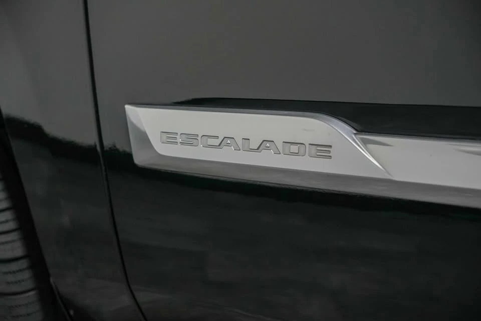 2018 Cadillac Escalade 4th Gen - Image 11 of 19