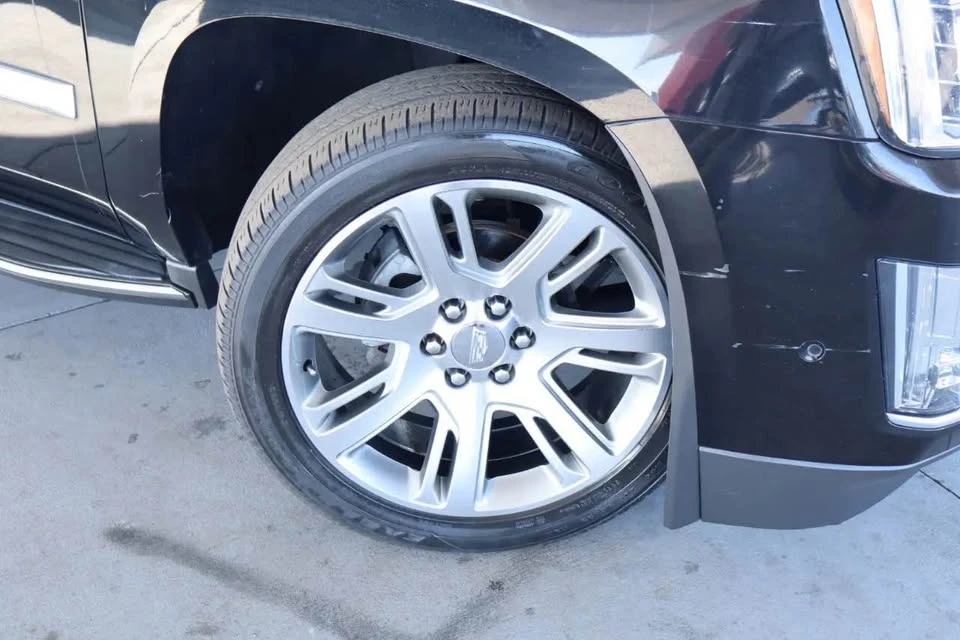 2018 Cadillac Escalade 4th Gen - Image 2 of 19