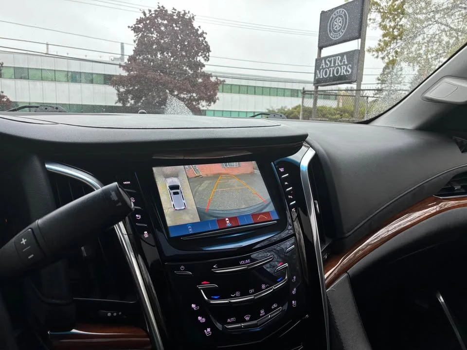 2018 Cadillac Escalade 4th Gen - Image 18 of 18