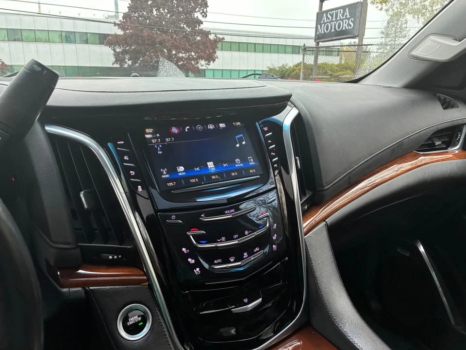 2018 Cadillac Escalade 4th Gen - Image 17 of 18
