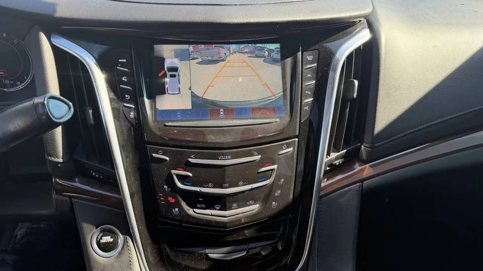 2018 Cadillac Escalade 4th Gen - Image 15 of 17