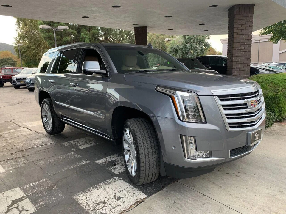 2018 Cadillac Escalade 4th Gen - Image 2 of 31