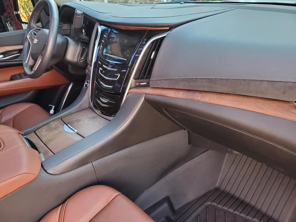 2018 Cadillac Escalade 4th Gen - Image 4 of 8