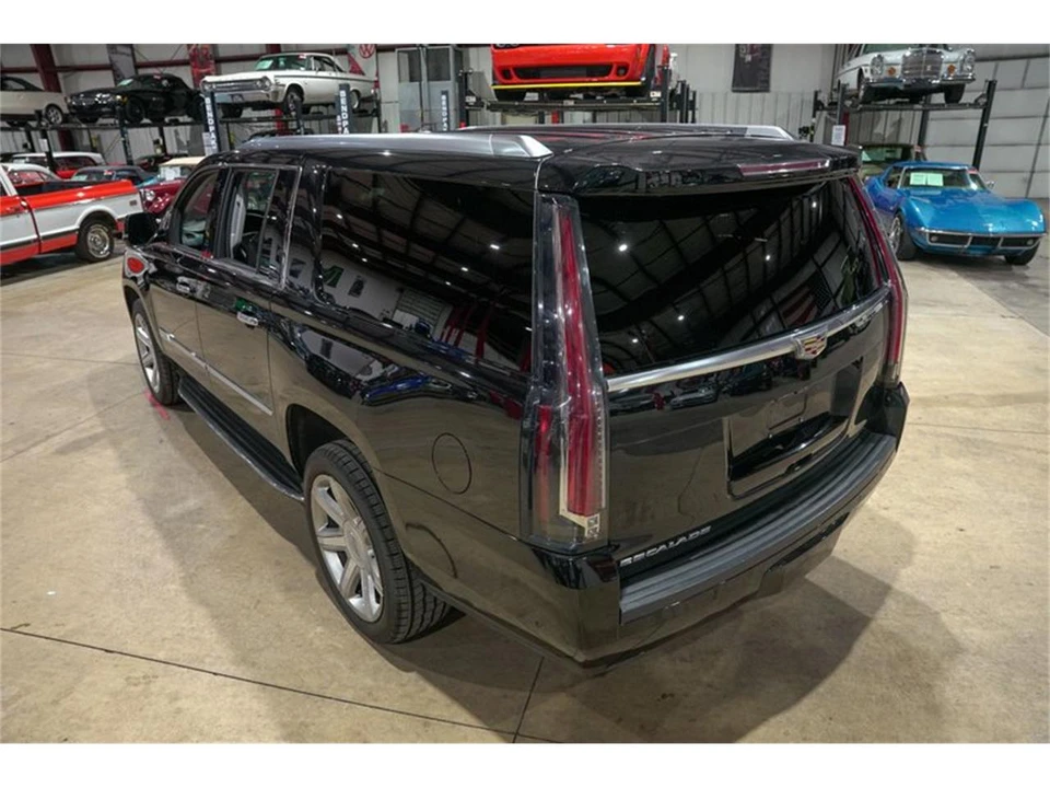 2018 Cadillac Escalade 4th Gen - Image 16 of 31