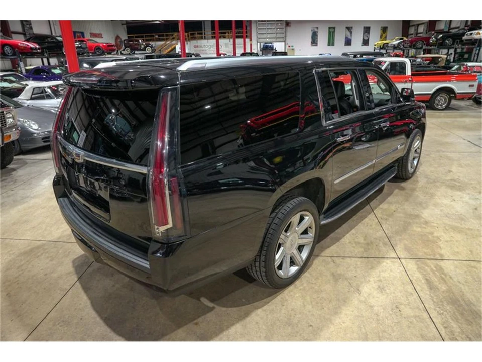 2018 Cadillac Escalade 4th Gen - Image 17 of 31