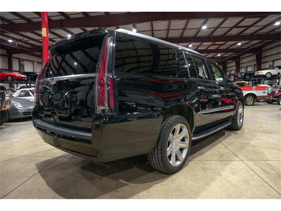 2018 Cadillac Escalade 4th Gen - Image 8 of 31