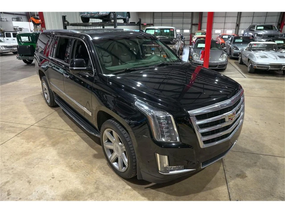 2018 Cadillac Escalade 4th Gen - Image 14 of 31