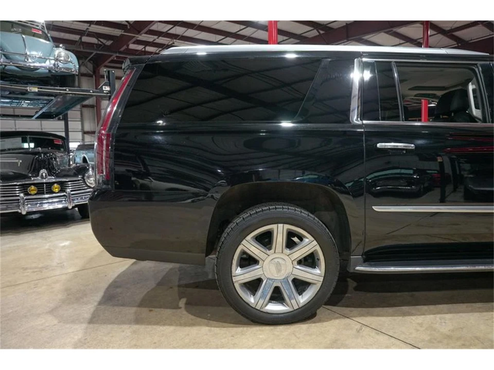 2018 Cadillac Escalade 4th Gen - Image 9 of 31