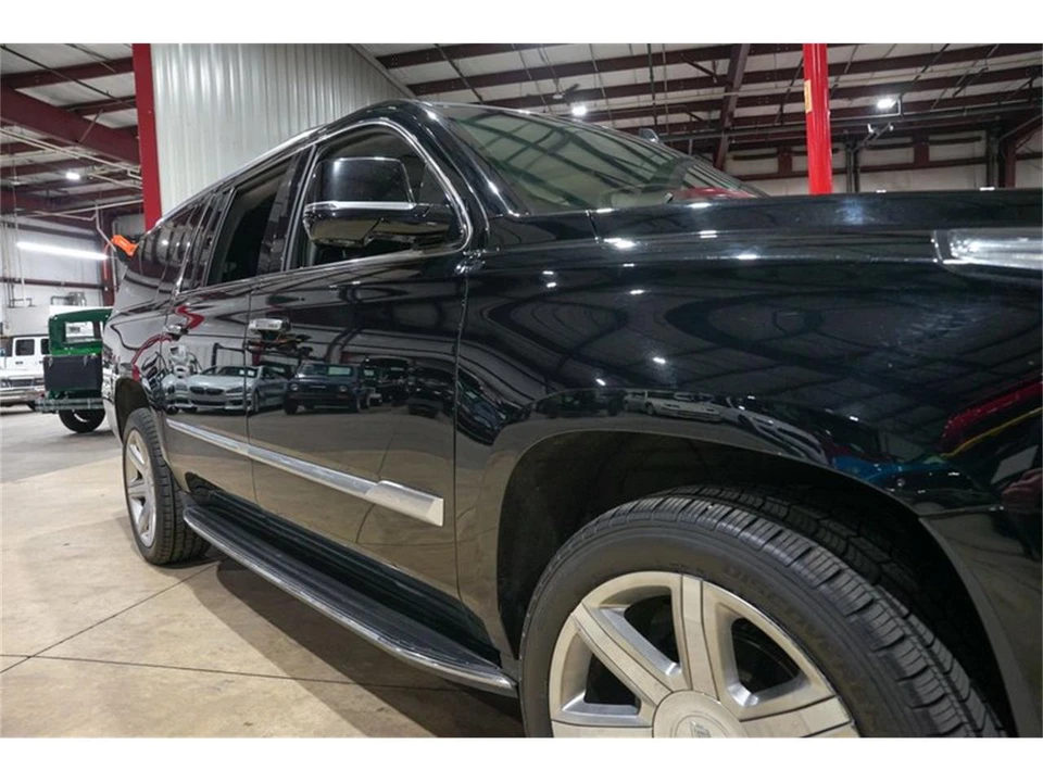 2018 Cadillac Escalade 4th Gen - Image 30 of 31
