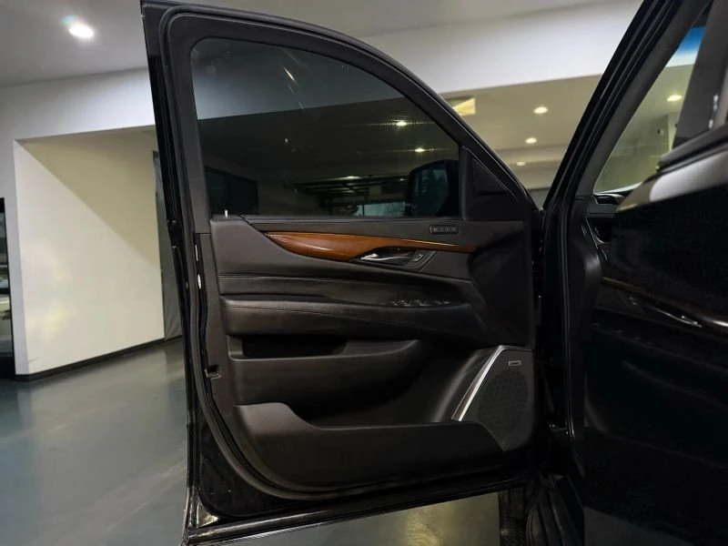 2018 Cadillac Escalade 4th Gen - Image 10 of 20