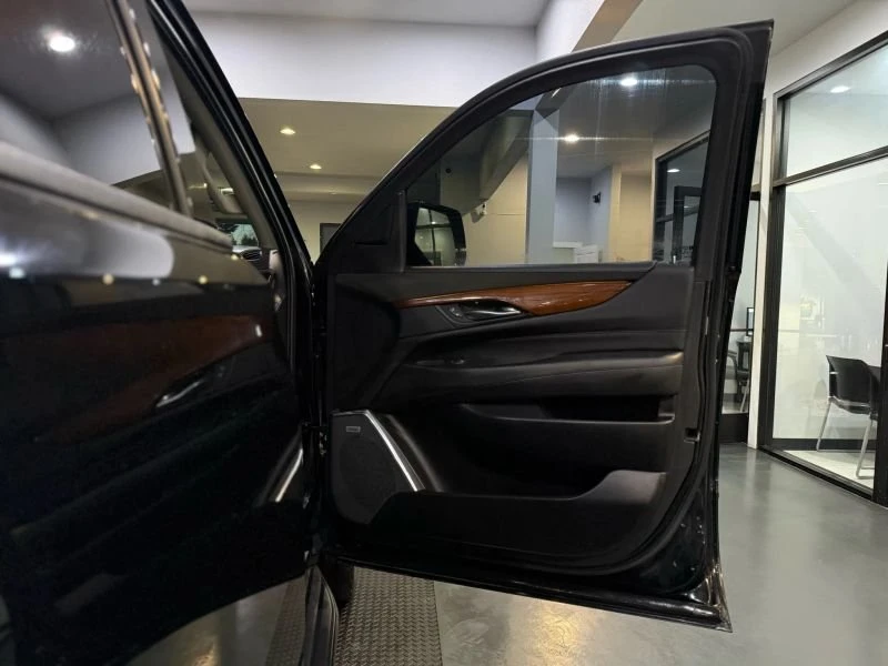 2018 Cadillac Escalade 4th Gen - Image 19 of 20