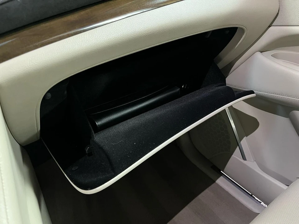 2018 Cadillac Escalade 4th Gen - Image 16 of 21