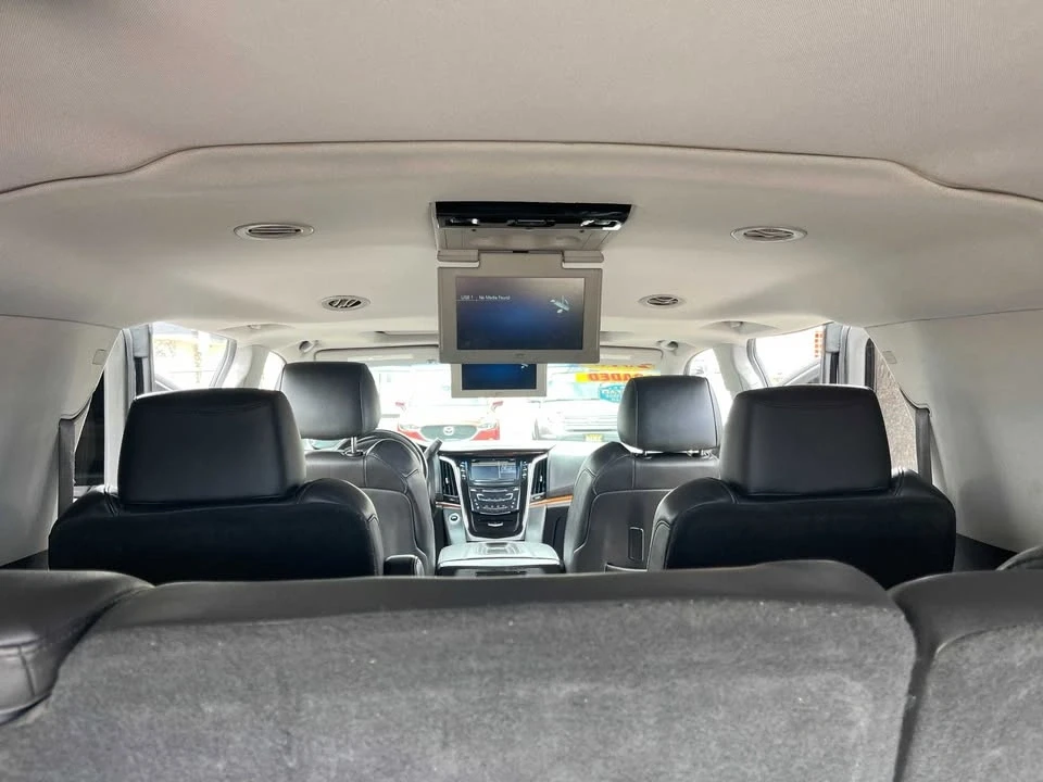 2018 Cadillac Escalade 4th Gen - Image 11 of 19