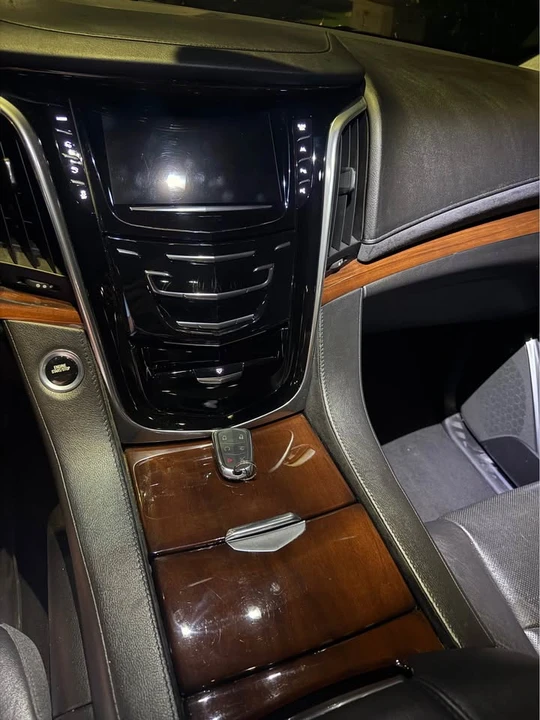 2018 Cadillac Escalade 4th Gen - Image 17 of 19