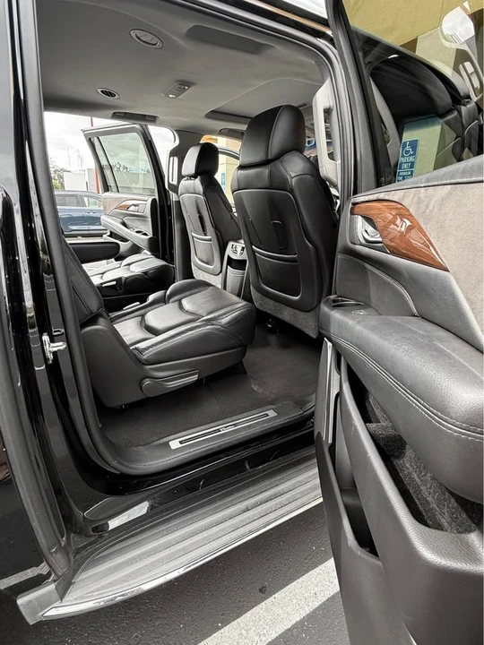 2018 Cadillac Escalade 4th Gen - Image 11 of 19