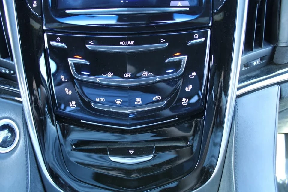 2018 Cadillac Escalade 4th Gen - Image 18 of 19