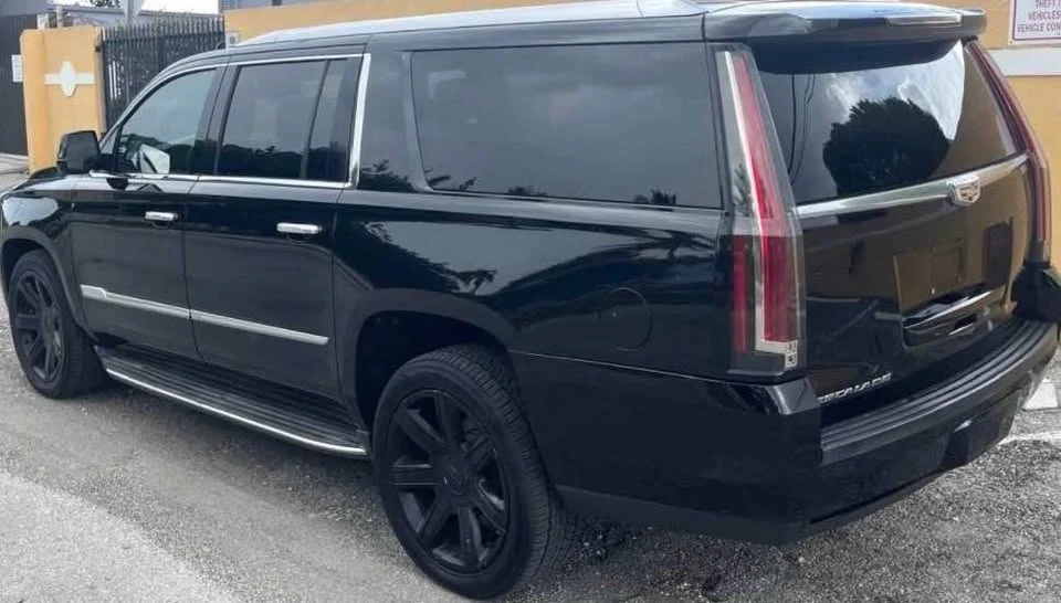 2018 Cadillac Escalade 4th Gen - Image 2 of 6