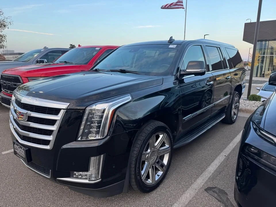2018 Cadillac Escalade 4th Gen - Image 2 of 8
