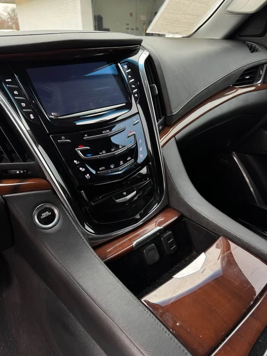 2018 Cadillac Escalade 4th Gen - Image 5 of 9