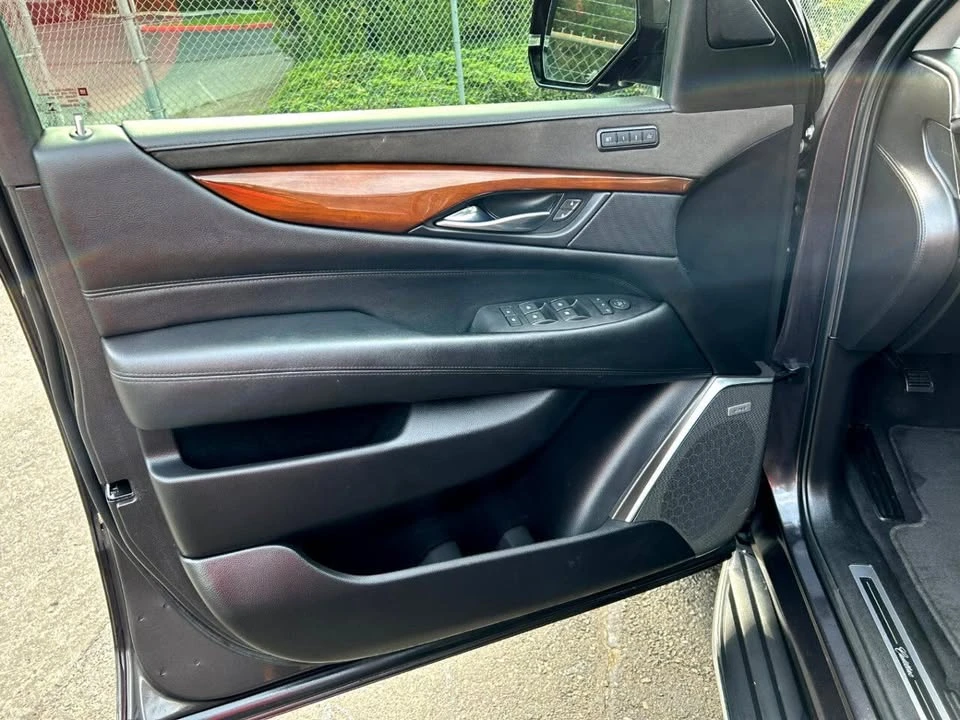2018 Cadillac Escalade 4th Gen - Image 9 of 20