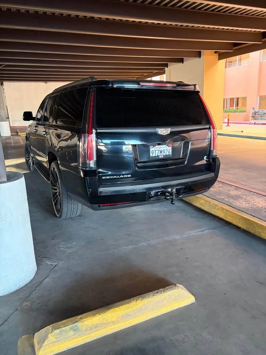 2018 Cadillac Escalade 4th Gen - Image 8 of 9