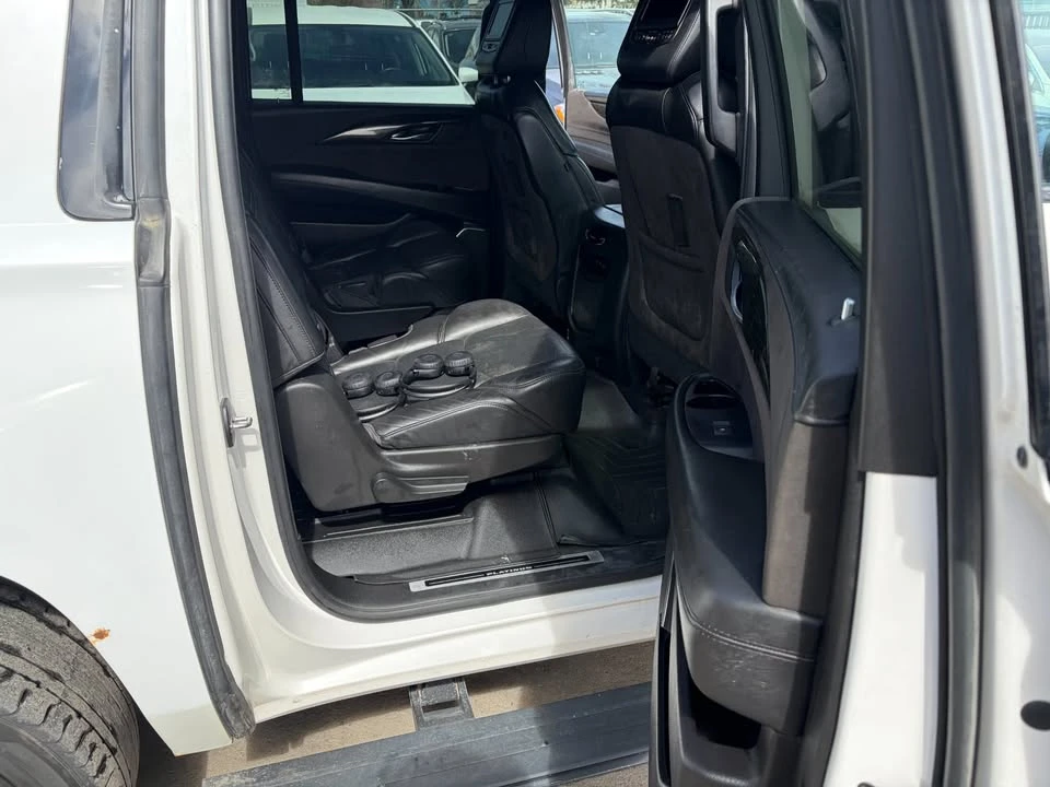 2018 Cadillac Escalade 4th Gen - Image 8 of 9