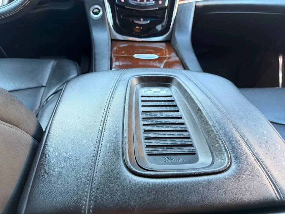 2018 Cadillac Escalade 4th Gen - Image 18 of 19