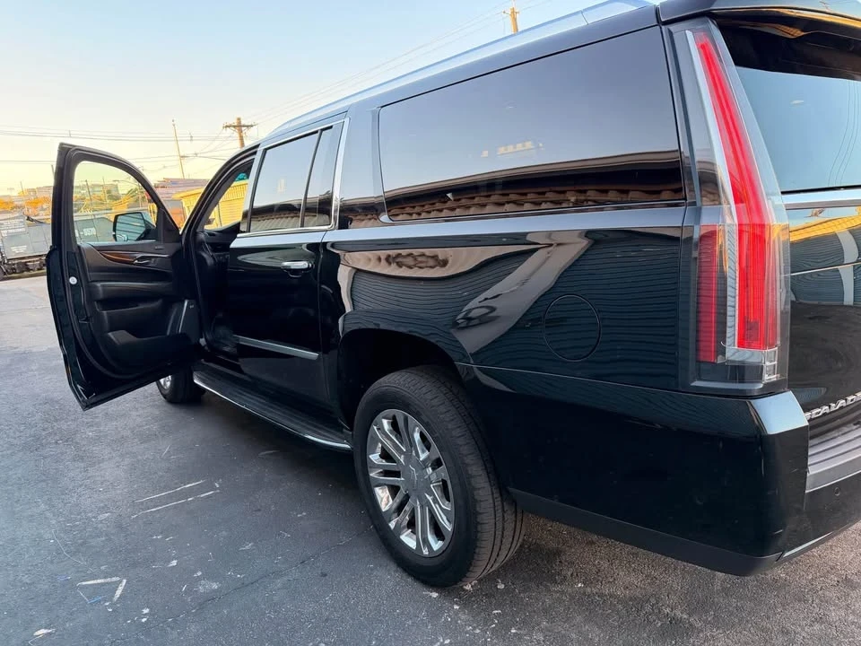 2018 Cadillac Escalade 4th Gen - Image 5 of 19