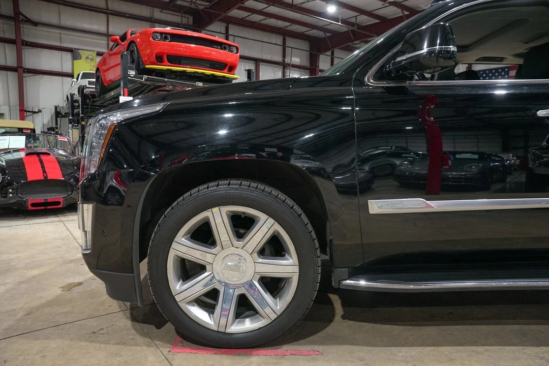 2018 Cadillac Escalade 4th Gen - Image 3 of 21