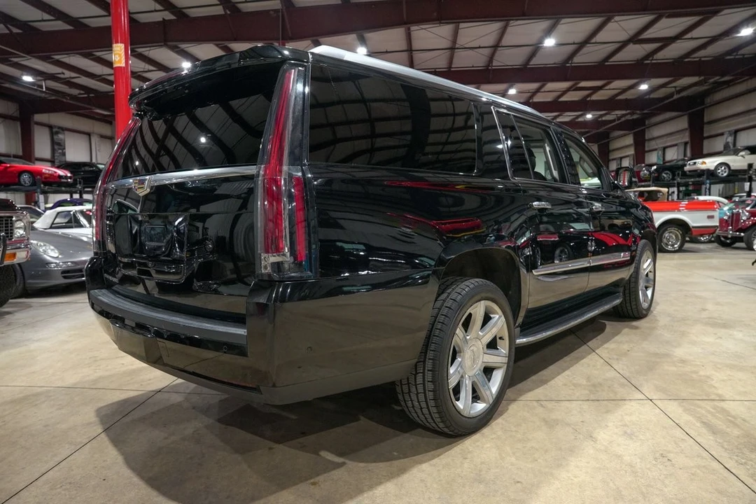2018 Cadillac Escalade 4th Gen - Image 8 of 12