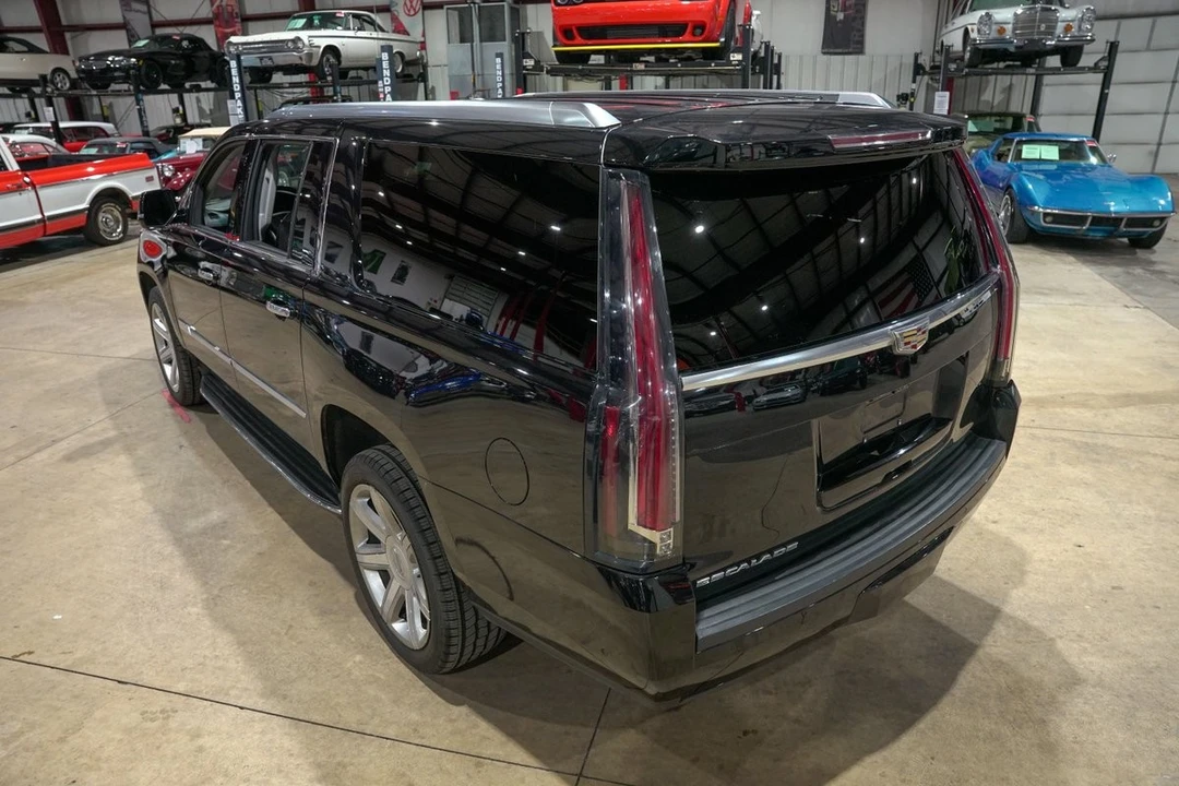 2018 Cadillac Escalade 4th Gen - Image 16 of 21
