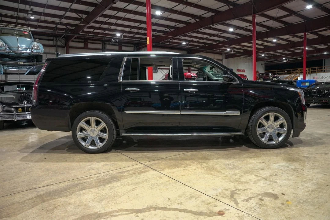 2018 Cadillac Escalade 4th Gen - Image 10 of 12