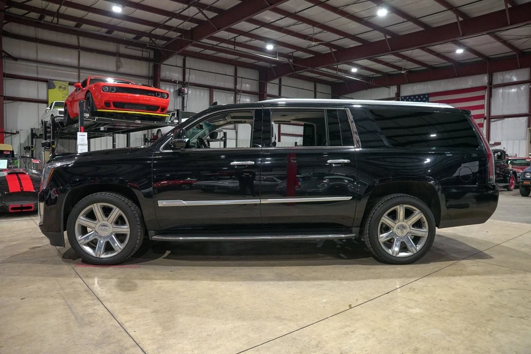 2018 Cadillac Escalade 4th Gen - Image 4 of 12