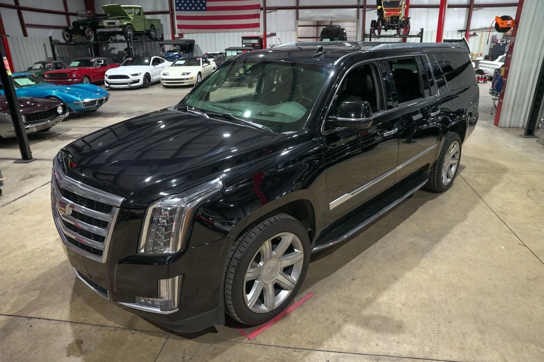 2018 Cadillac Escalade 4th Gen - Image 15 of 21