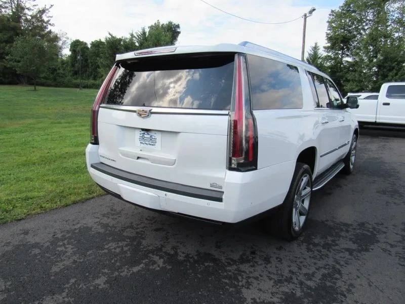 2018 Cadillac Escalade 4th Gen - Image 10 of 12
