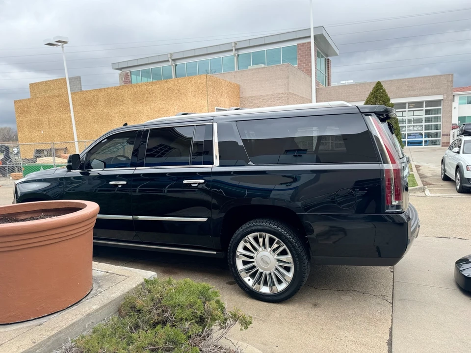 2018 Cadillac Escalade 4th Gen - Image 11 of 12