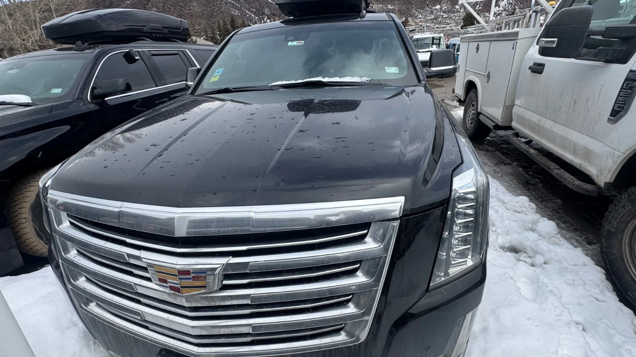 2018 Cadillac Escalade 4th Gen - Image 10 of 12