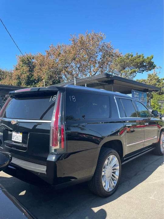 2018 Cadillac Escalade 4th Gen - Image 2 of 2