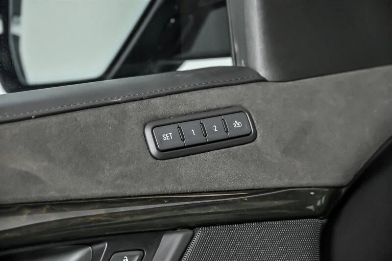 2018 Cadillac Escalade 4th Gen - Image 15 of 21