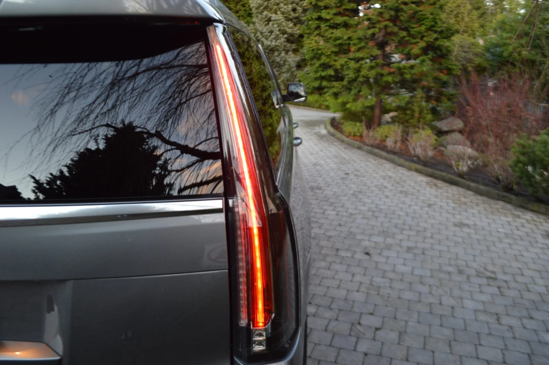 2018 Cadillac Escalade 4th Gen - Image 17 of 31