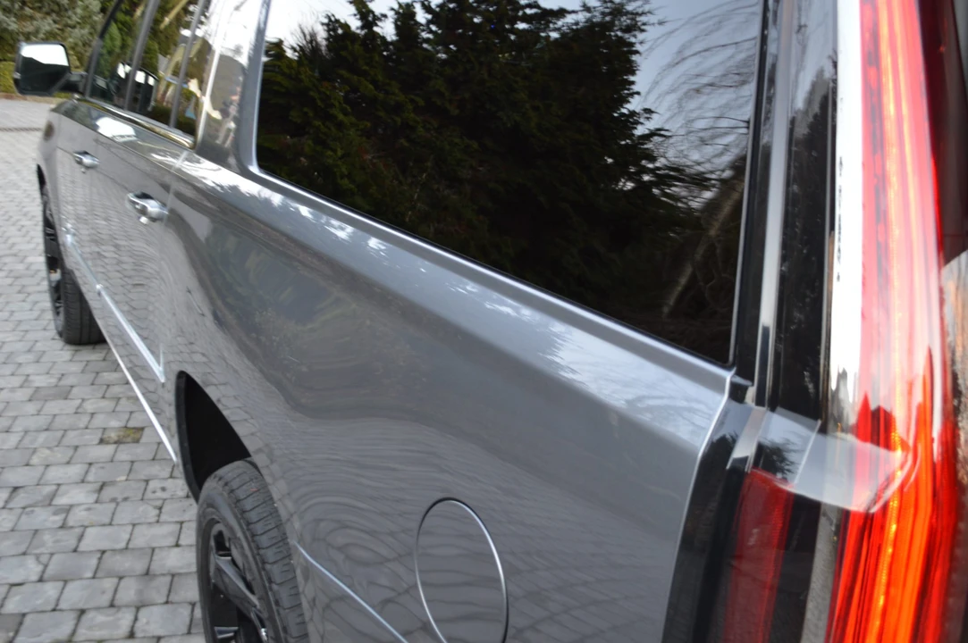 2018 Cadillac Escalade 4th Gen - Image 14 of 31