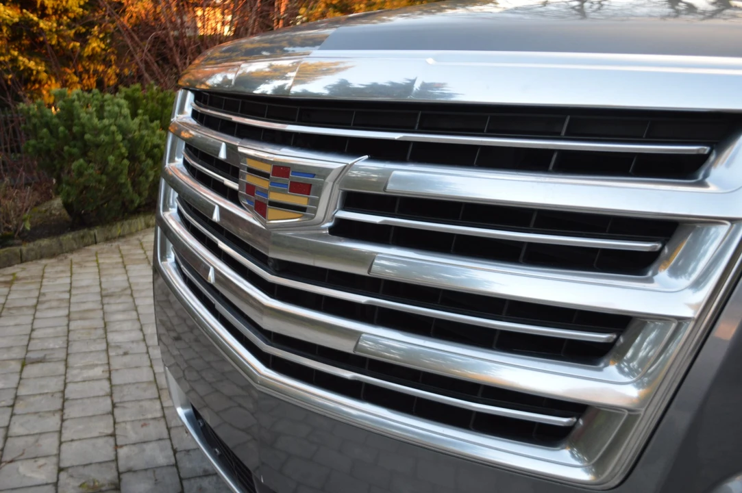 2018 Cadillac Escalade 4th Gen - Image 8 of 31